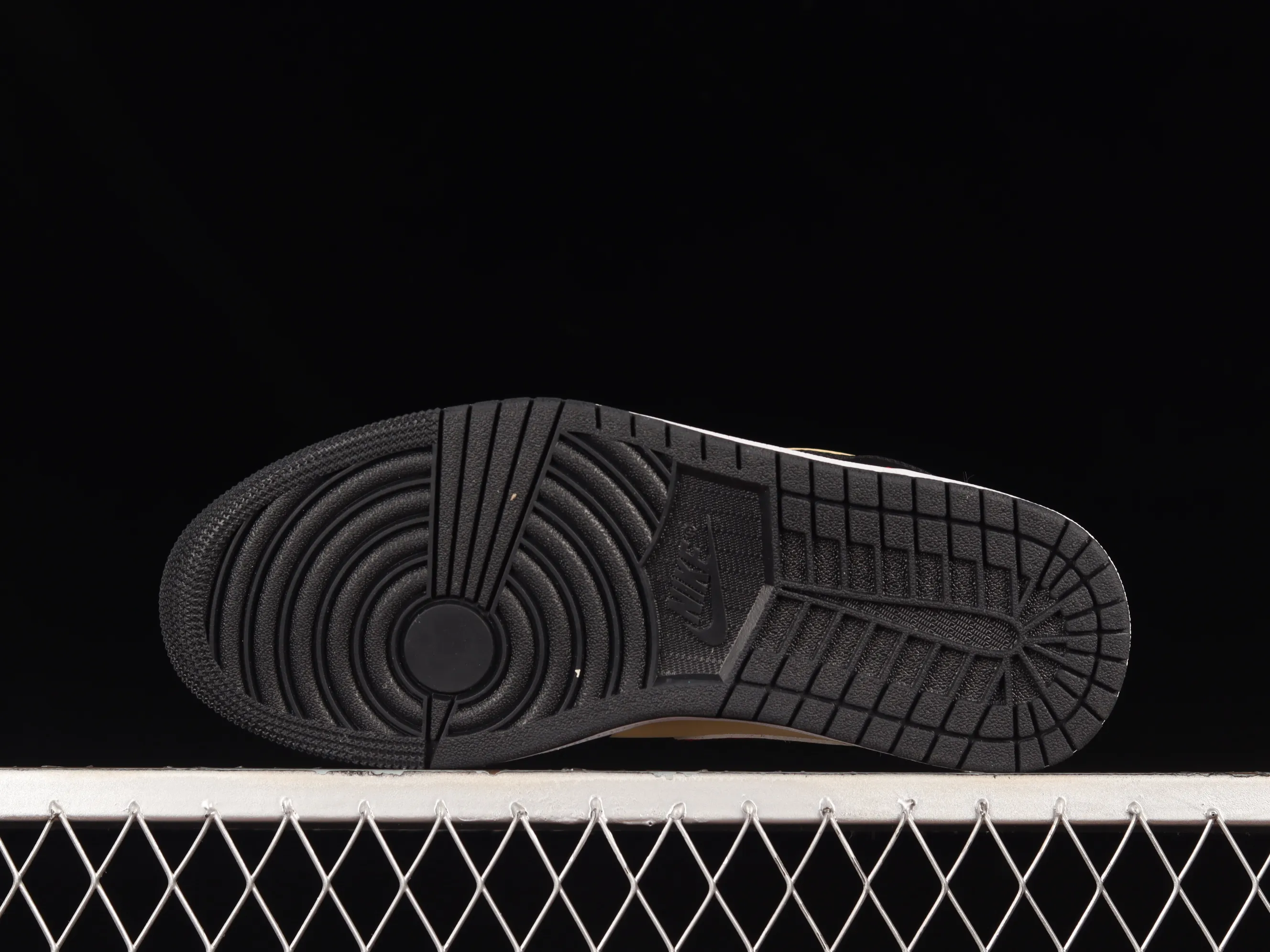 All categories Air Jordan Jordan series basketball shoes Air Jordan 1 Mid Air Jordan 1 Mid "Tartan Swoosh" AJ1 Qiao 1 plaid skirt Zhongbang basketball shoes DZ5329-001